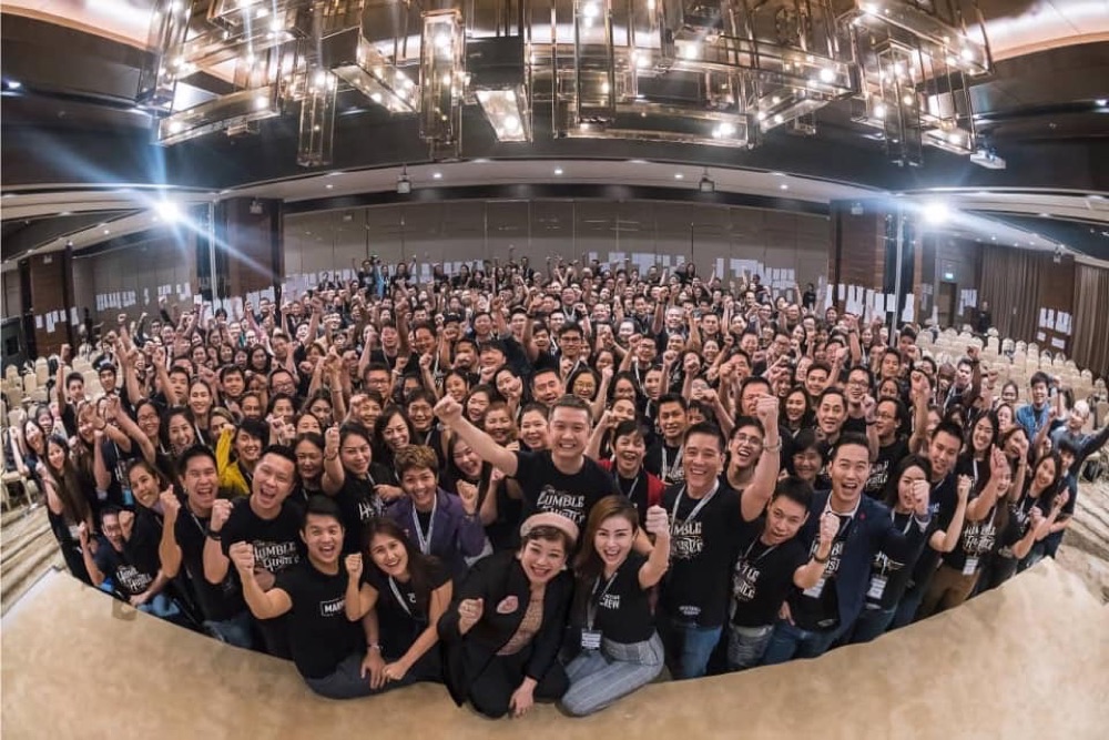 A live training room filled to capacity